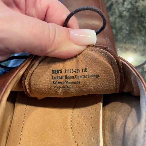 ✅FLORSHEIM Men’s size 11 leather shoes great condition - stylish, classic style - Picture 5 of 6